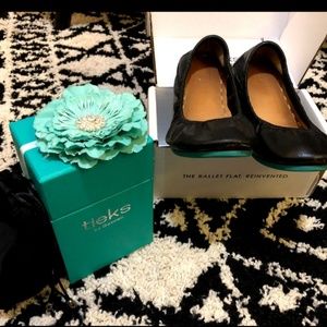Black Tieks